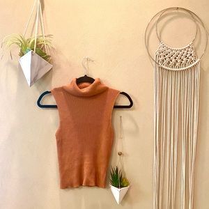 Turtle neck top. Kendall and Kylie.